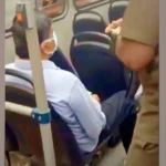 কর্ণাটকের পরিবহণমন্ত্রী বাইরাথি সুরেশ সাধারণ যাত্রীর ছদ্মবেশে বাসে উঠে কন্ডাক্টরের সঙ্গে কথা বলছেন