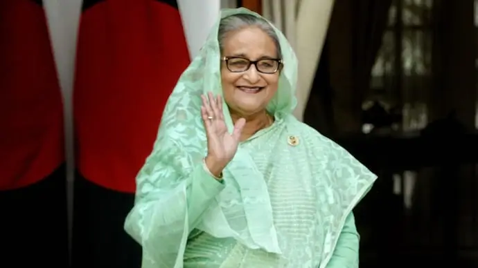 ডিসেম্বরে বাংলাদেশে ফেরার ঘোষণা, শেখ হাসিনার সম্ভাব্য প্রত্যাবর্তন নিয়ে আইনি ও রাজনৈতিক বিশ্লেষণ।