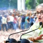 শেখ হাসিনার প্রতিকৃতি; এএফপিকে দেওয়া সাক্ষাৎকারে ডিসেম্বরের মধ্যে বাংলাদেশে ফেরার ইচ্ছার কথা জানিয়েছেন।