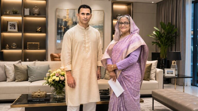 শেখ হাসিনার বাসভবনে সোহেল তাজের সঙ্গে শেখ হাসিনা