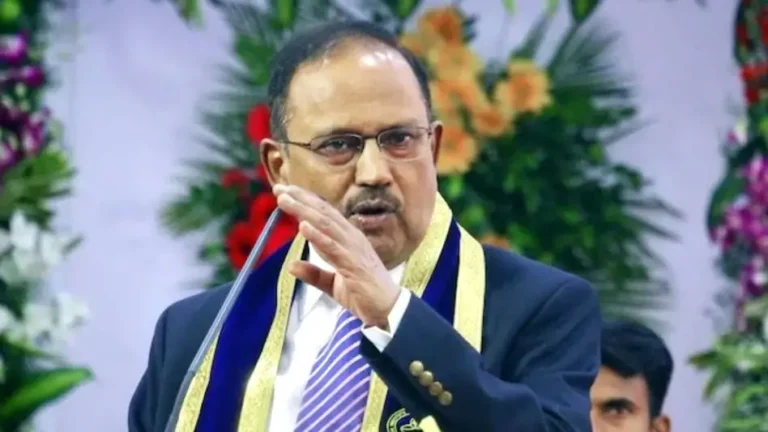 ভারতের জাতীয় নিরাপত্তা উপদেষ্টা অজিত ডোভালের বক্তব্য দেওয়ার ছবি