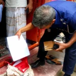 আশুলিয়ায় বিএনপি নেতাকে হত্যার হুমকির ঘটনায় পুলিশ চিঠি, গুলি ও কাফনের কাপড় পরীক্ষা করছে