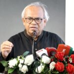 রাজধানীর গুলশানে আয়োজিত আলোকচিত্র প্রদর্শনী পরিদর্শন করছেন বিএনপির সিনিয়র যুগ্ম মহাসচিব ও প্রধানমন্ত্রীর উপদেষ্টা রুহুল কবির রিজভী