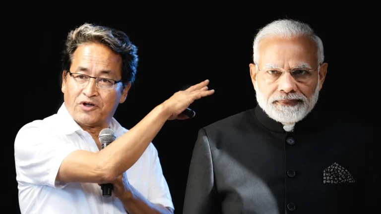 একই ছবিতে সমাজকর্মী সোনাম ওয়াংচুক এবং ভারতের প্রধানমন্ত্রী নরেন্দ্র মোদির প্রতিকৃতি।